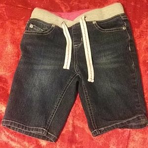 Girls size 7/8 Jean shorts with stretch waist